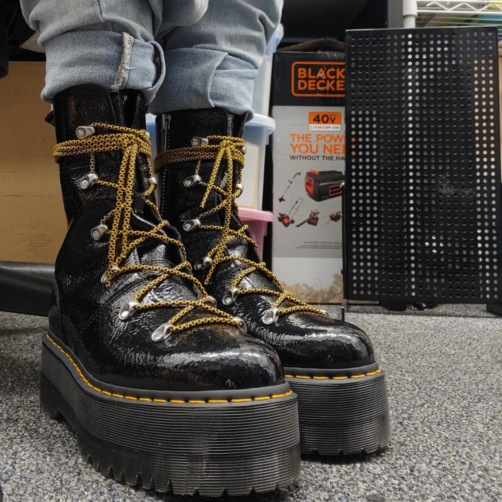 Dr martens rare ghilana MAX patent embossed leather boots